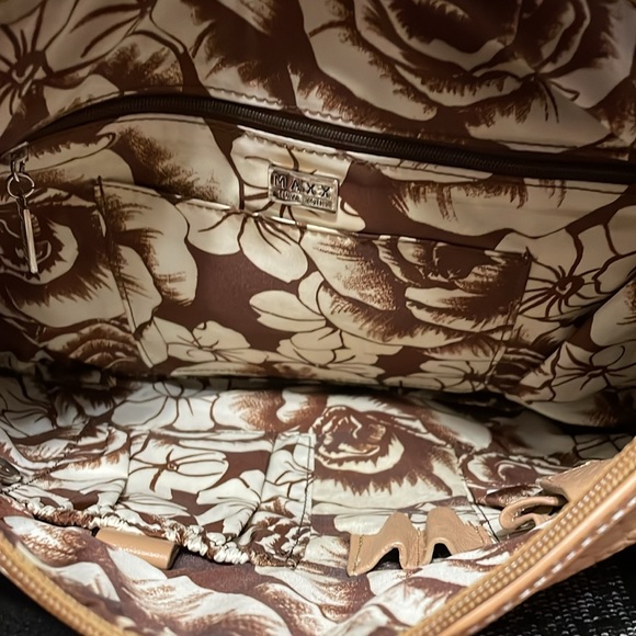 Maxx New York Shoulder Bag - Picture 7 of 11